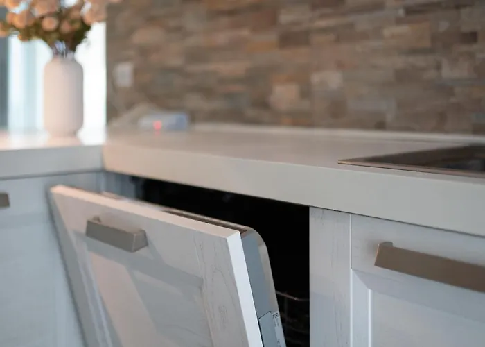 Oceanomare Sea View Apartament *